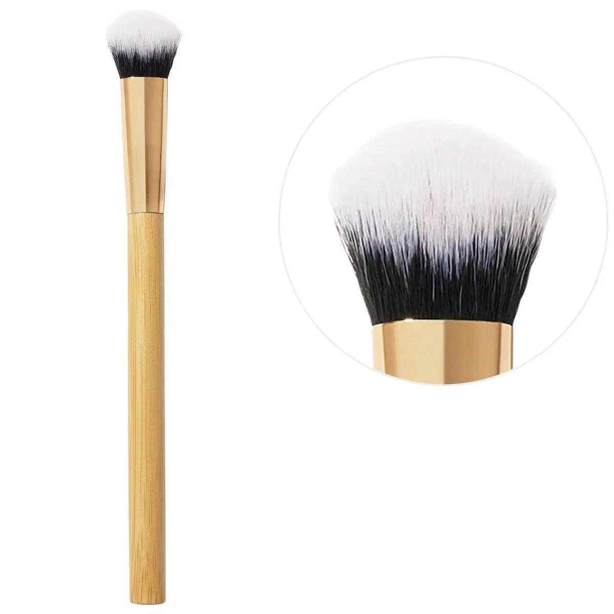 Eye Concealer Brush, Applies Makeup Lightly and Evenly